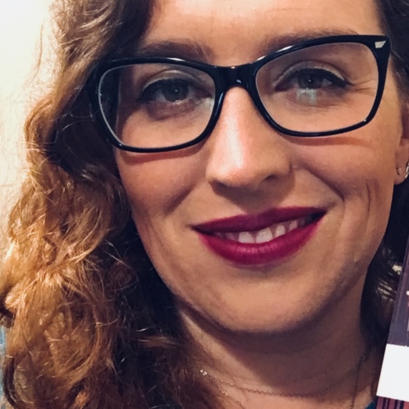 Meet your Posher, Alesia - Picture 2 of 5